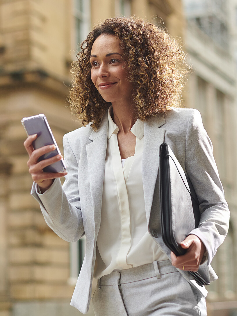 Gift officer who just completed her contact report using Contact Reports AI by GiveCampus.
