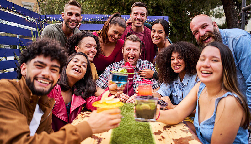 Group of early 20s alumni at class reunion